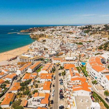 Central Town 2-Bedroom Apartment Albufeira Bagian luar foto