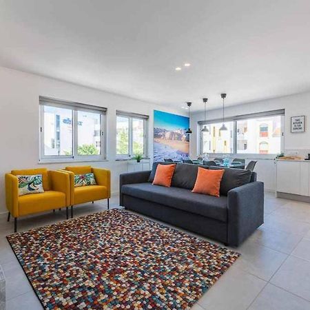 Central Town 2-Bedroom Apartment Albufeira Bagian luar foto