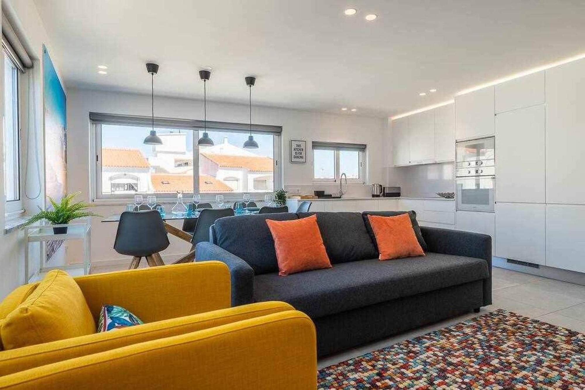 Central Town 2-Bedroom Apartment Albufeira Bagian luar foto