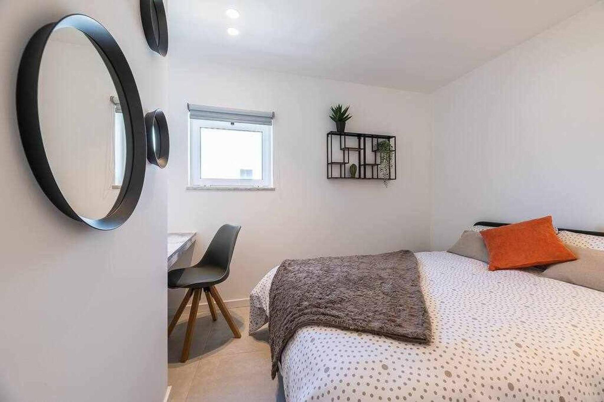 Central Town 2-Bedroom Apartment Albufeira Bagian luar foto
