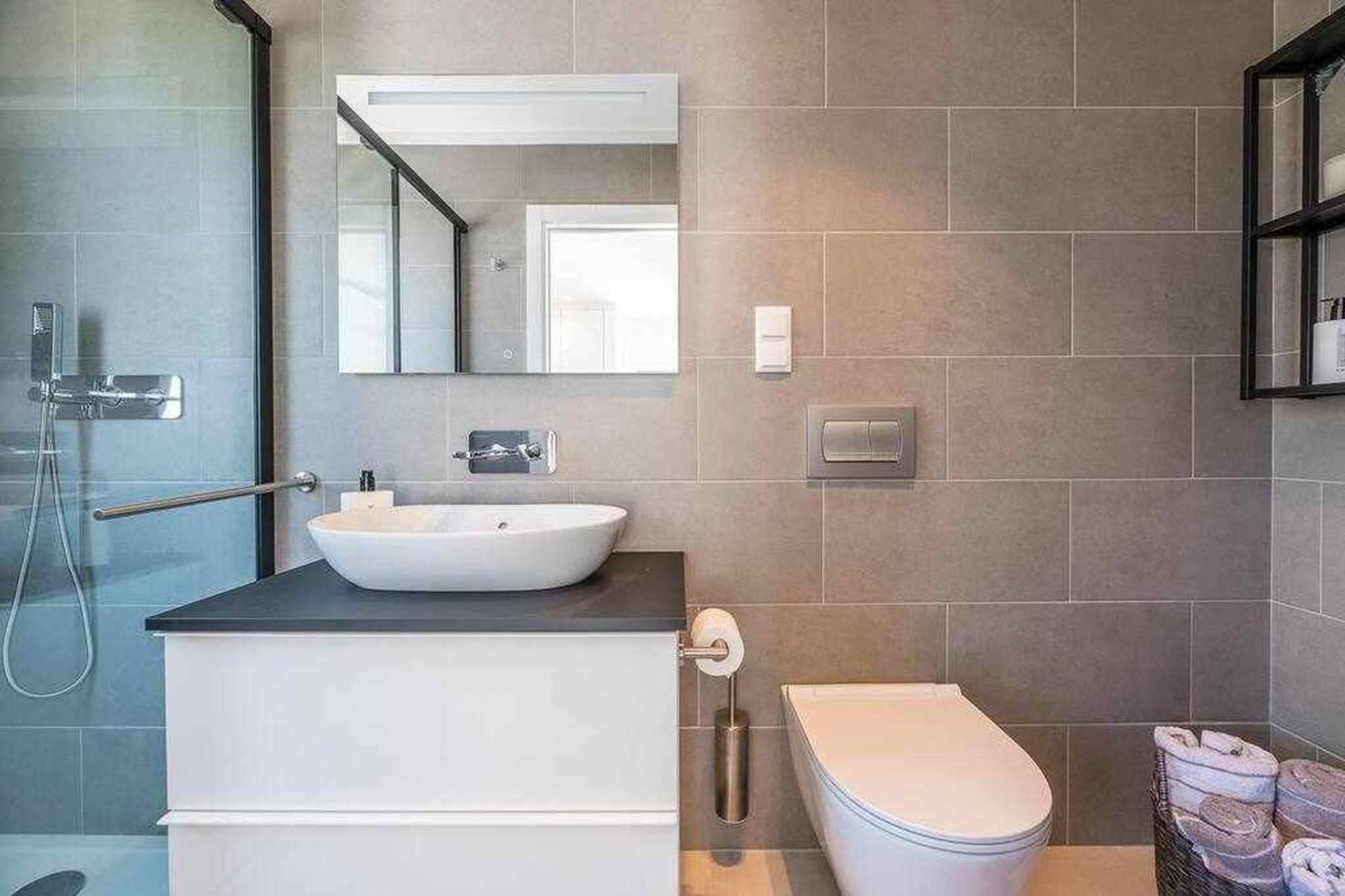 Central Town 2-Bedroom Apartment Albufeira Bagian luar foto