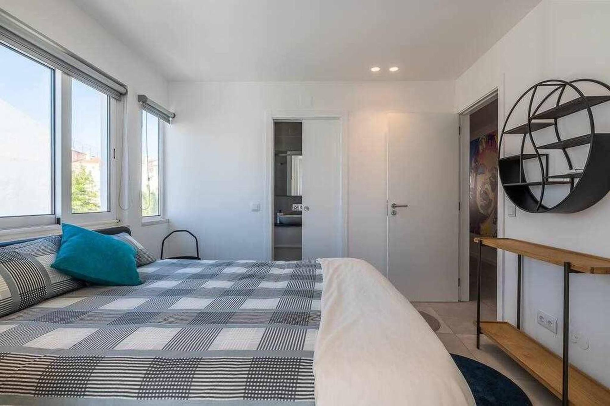 Central Town 2-Bedroom Apartment Albufeira Bagian luar foto